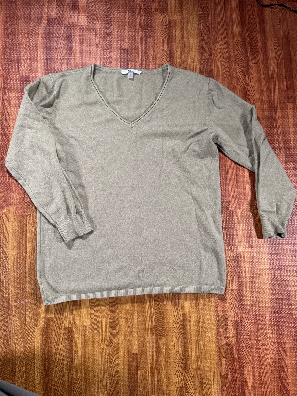 Milano Women's V-Neck Sweater in Olive